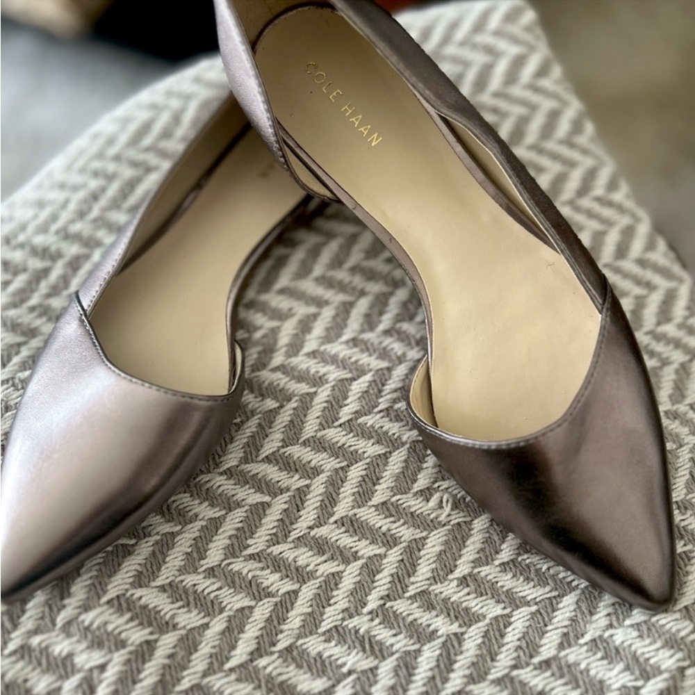 NWT Cole Haan Flats in Pewter Metallic - Size 7